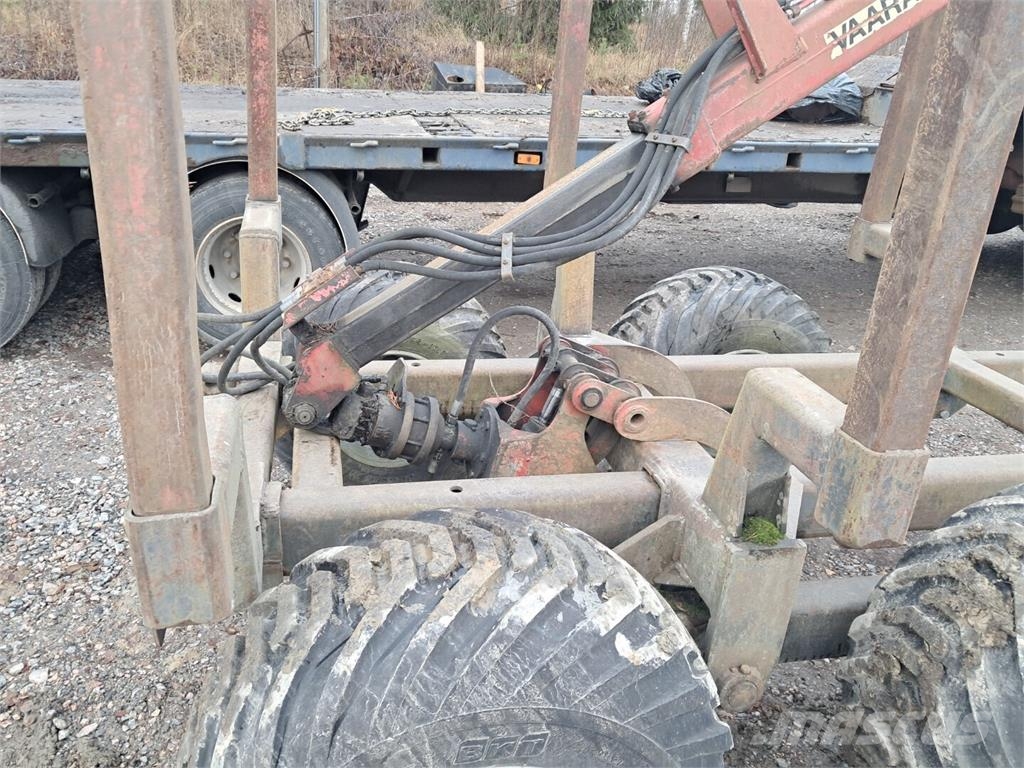 RKP 2 palkki kärry uusilla renkaila Muut metsäkoneet