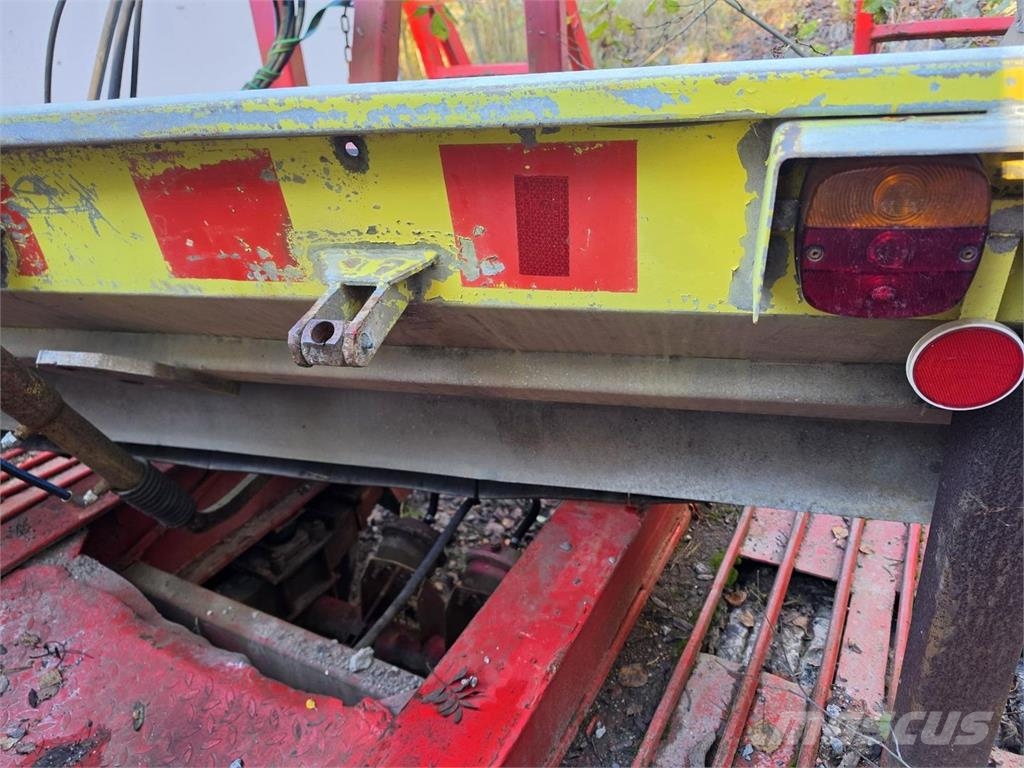 Salo 1200 Perälautahiekoitin Smėlio ir druskos barstytuvai