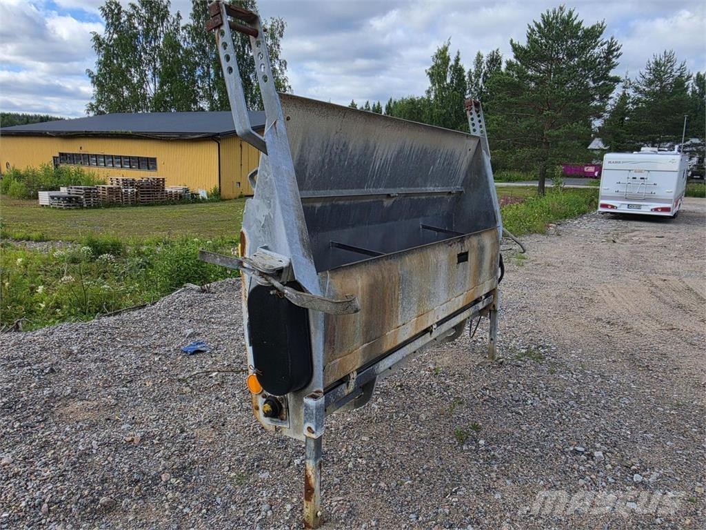 Salo Siro-Kopo 600-L Perälautahiekoitin Sableuse et saleuse