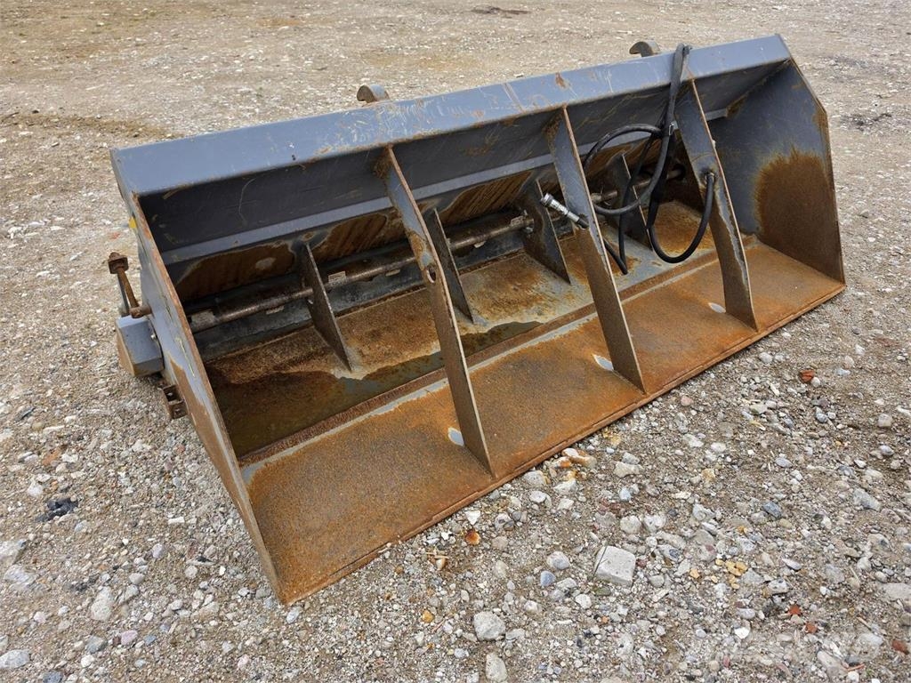 Sami SL2300 Hiekoituskauha Sand- och saltspridare