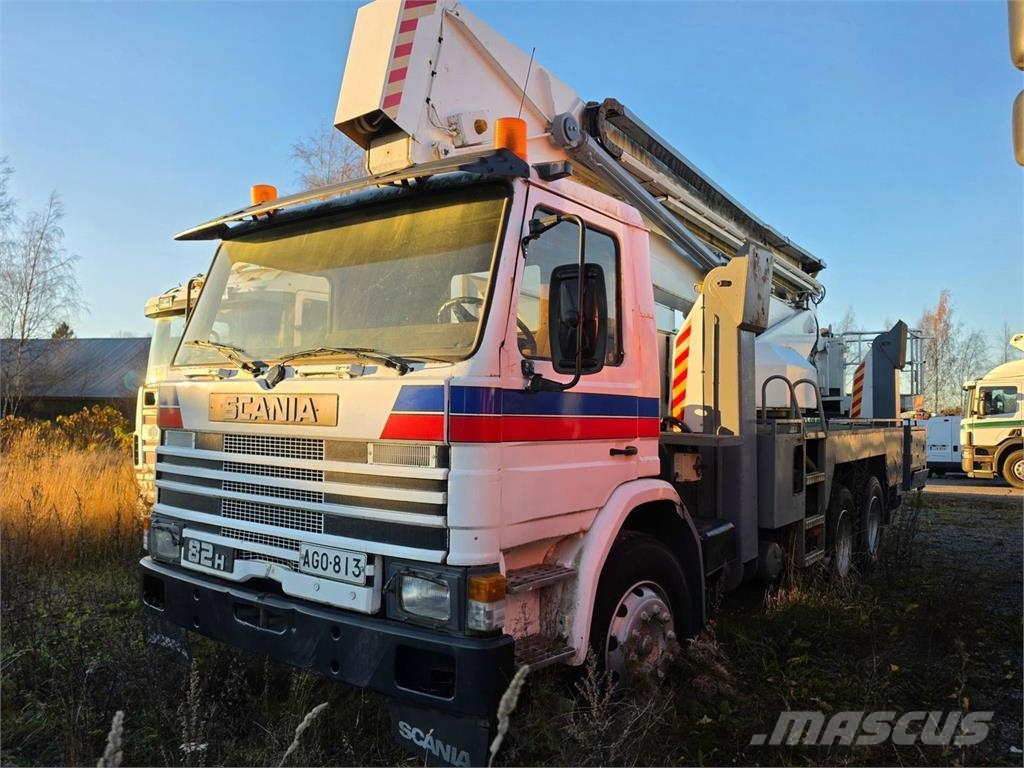 Scania 82H 6X2 Henkilönosturilla Truck mounted cranes