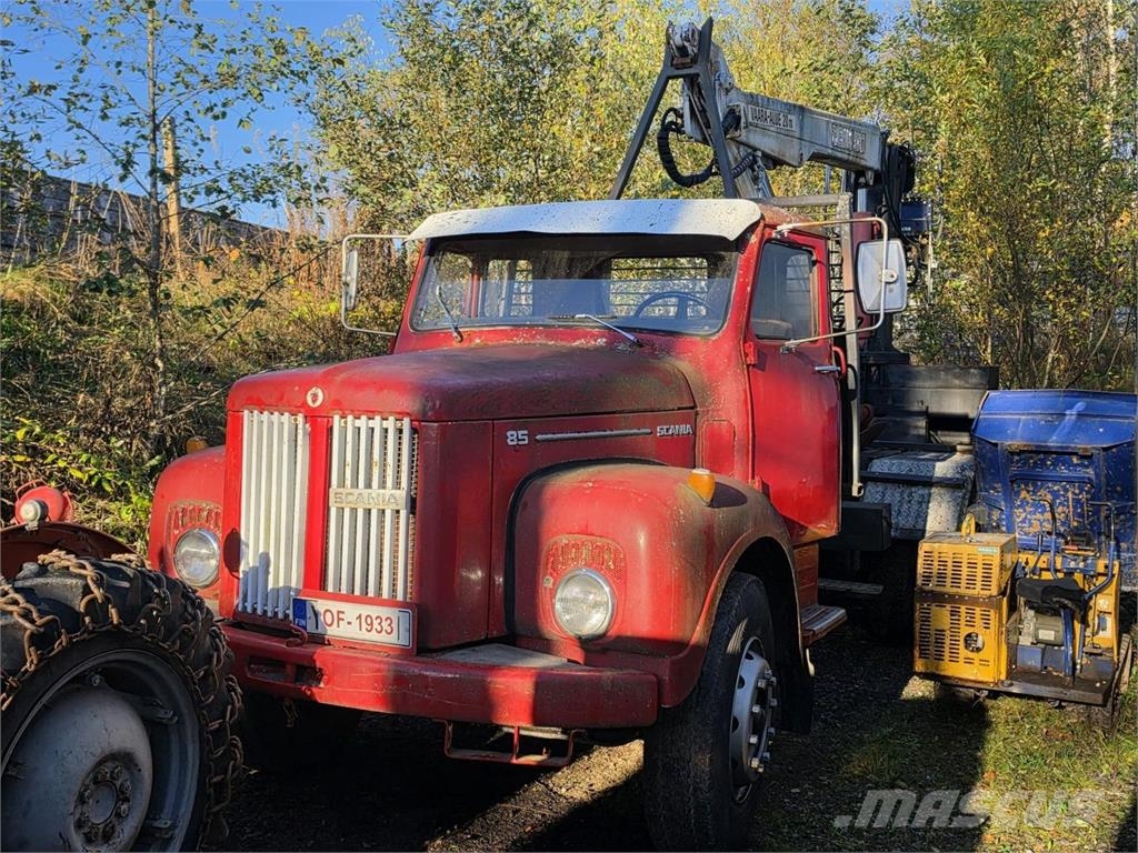 Scania 85 6X2, Peku 897 Nosturilla Nosturiautot