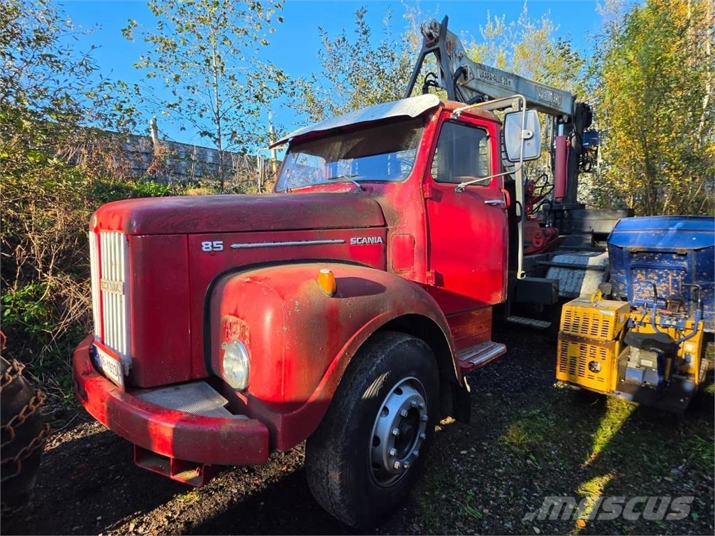 Scania 85 6X2, Peku 897 Nosturilla Nosturiautot