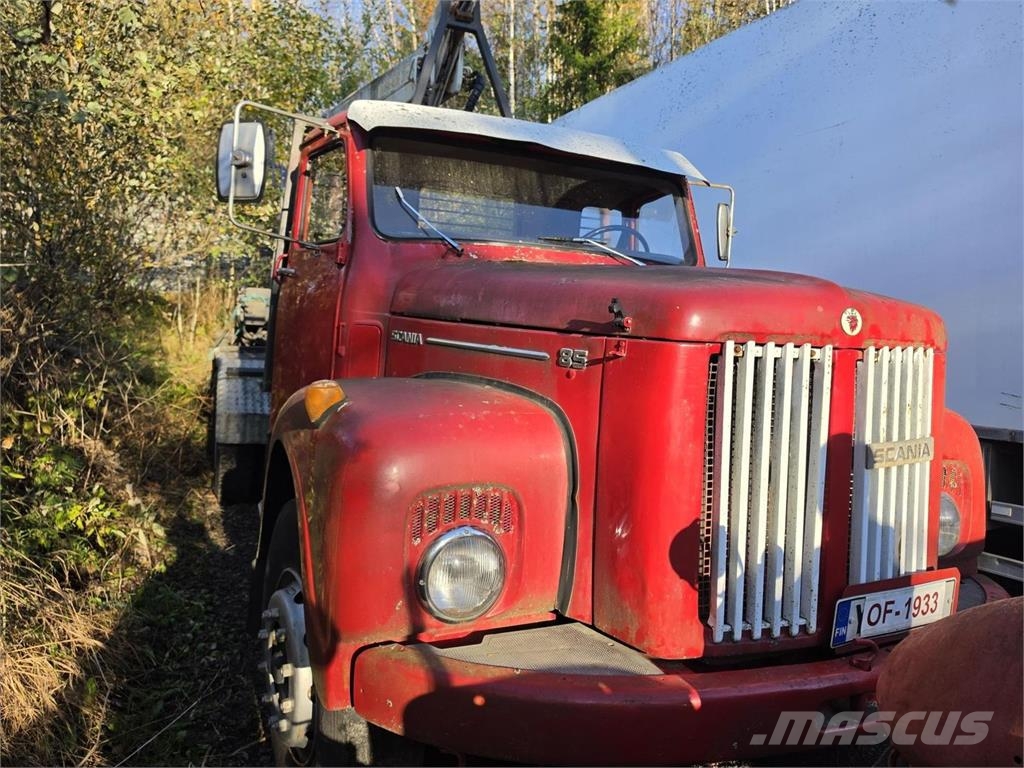 Scania 85 6X2, Peku 897 Nosturilla Nosturiautot