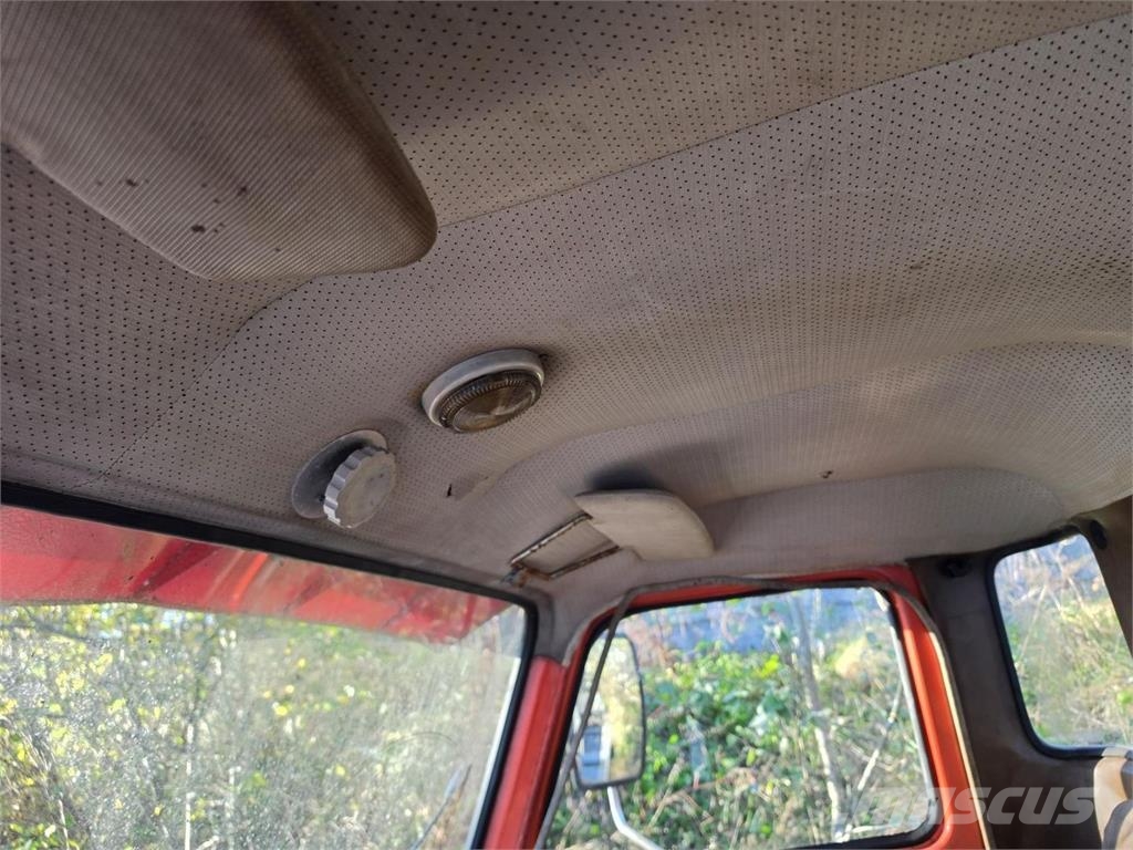 Scania 85 6X2, Peku 897 Nosturilla Nosturiautot