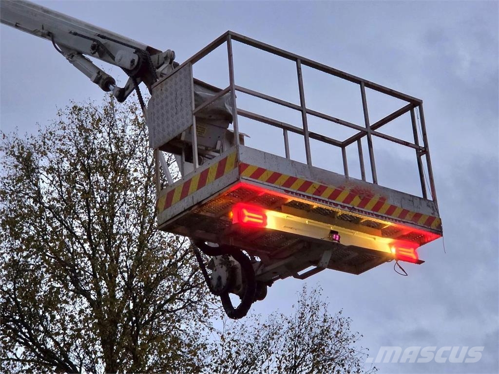 Scania 94G 260 6X2 Henkilönosturilla Crane trucks