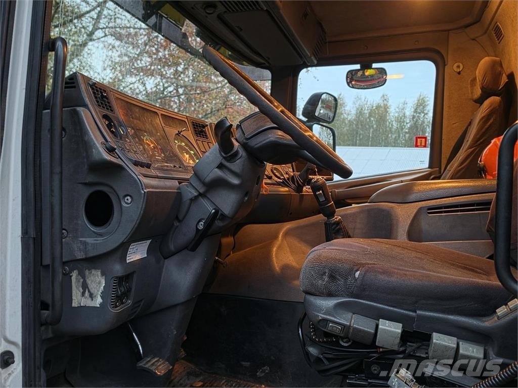 Scania 94G 260 6X2 Henkilönosturilla Crane trucks