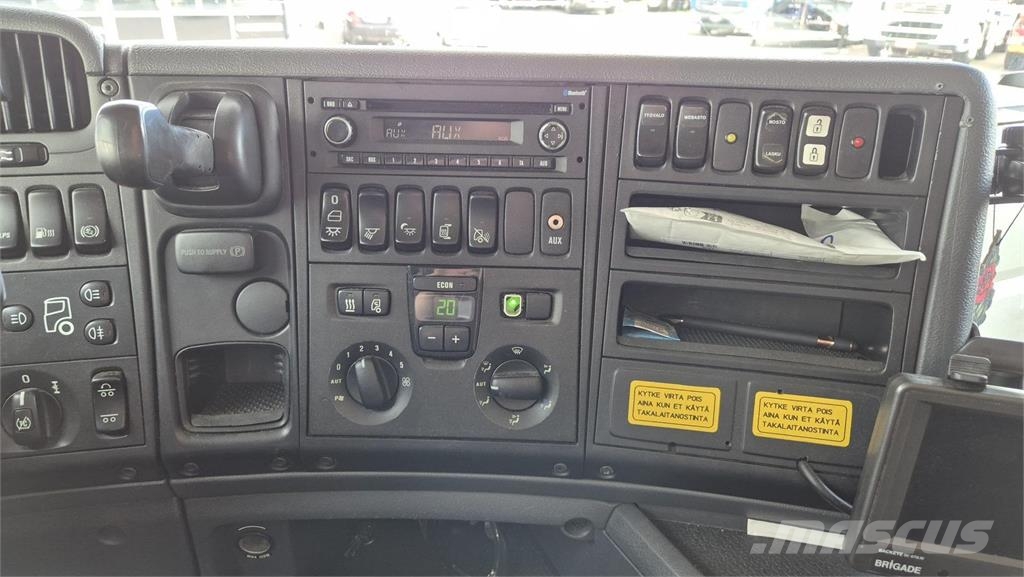 Scania G410 6x2 Smagās mašīnas ar konteineriem