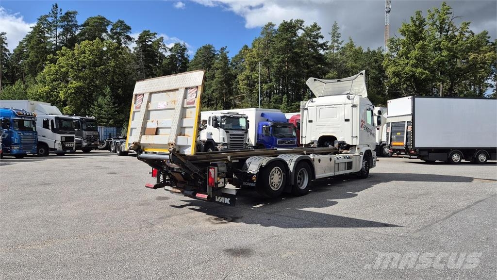 Scania G410 6x2 Smagās mašīnas ar konteineriem