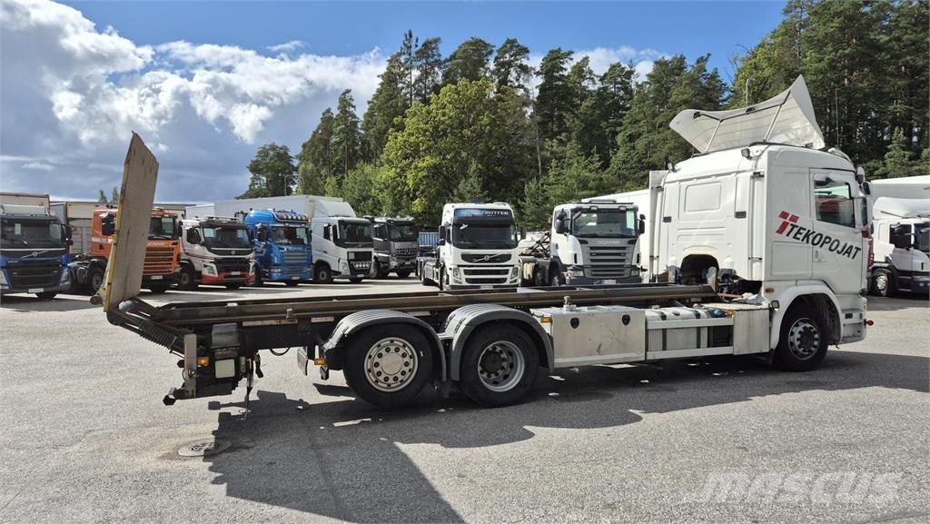 Scania G410 6x2 Smagās mašīnas ar konteineriem