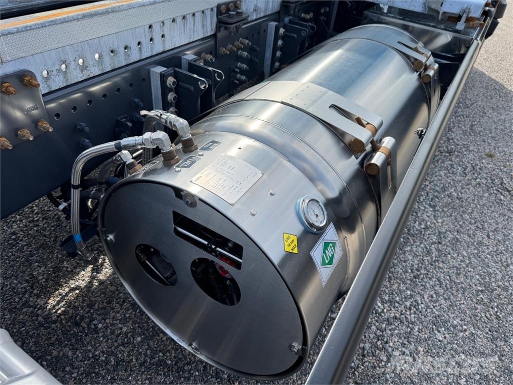 Scania G410 LNG/LBG 6x2 Smagās mašīnas ar konteineriem