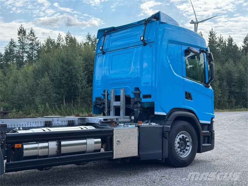 Scania G410 LNG/LBG 6x2 Smagās mašīnas ar konteineriem