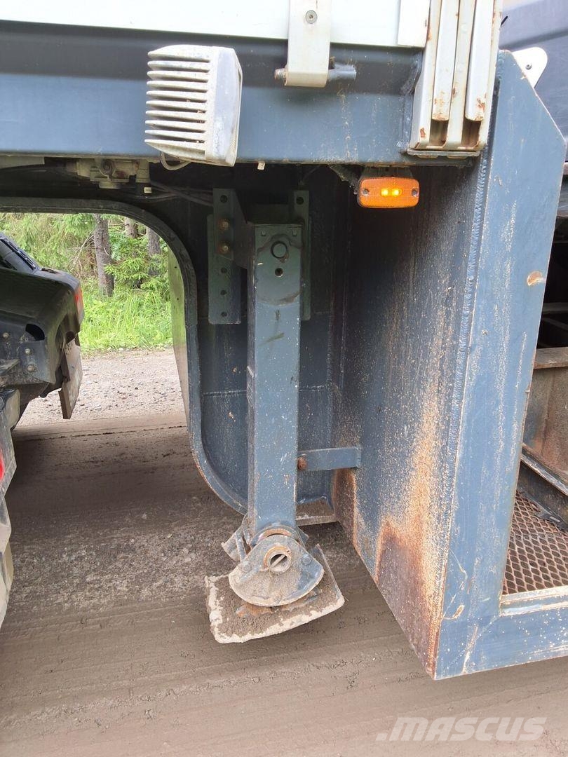 Scania Övriga 3-aks ohjaava Semirremolques de carga baja