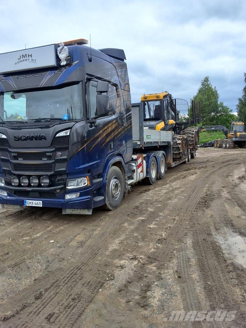 Scania Övriga 3-aks ohjaava Semirremolques de carga baja