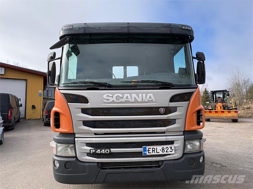 Scania P 440 6x2 Camiones elevadores de gancho