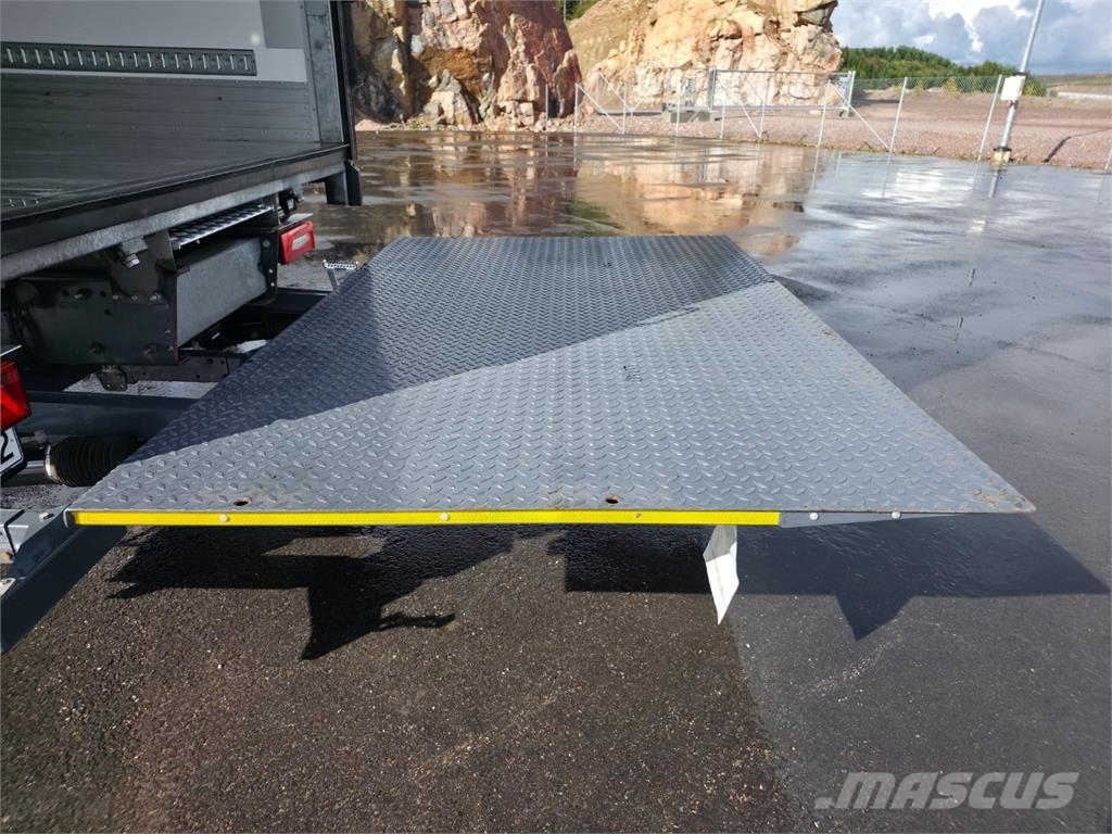 Scania P280 CNG 4x2 Furgons