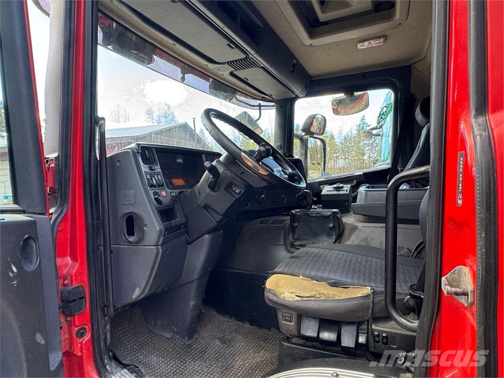 Scania P310 ja P270 ja P94 Otros camiones