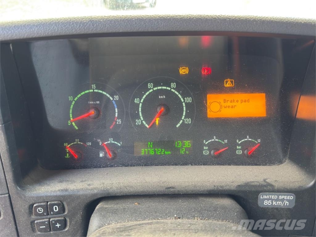 Scania P310 ja P270 ja P94 Otros camiones