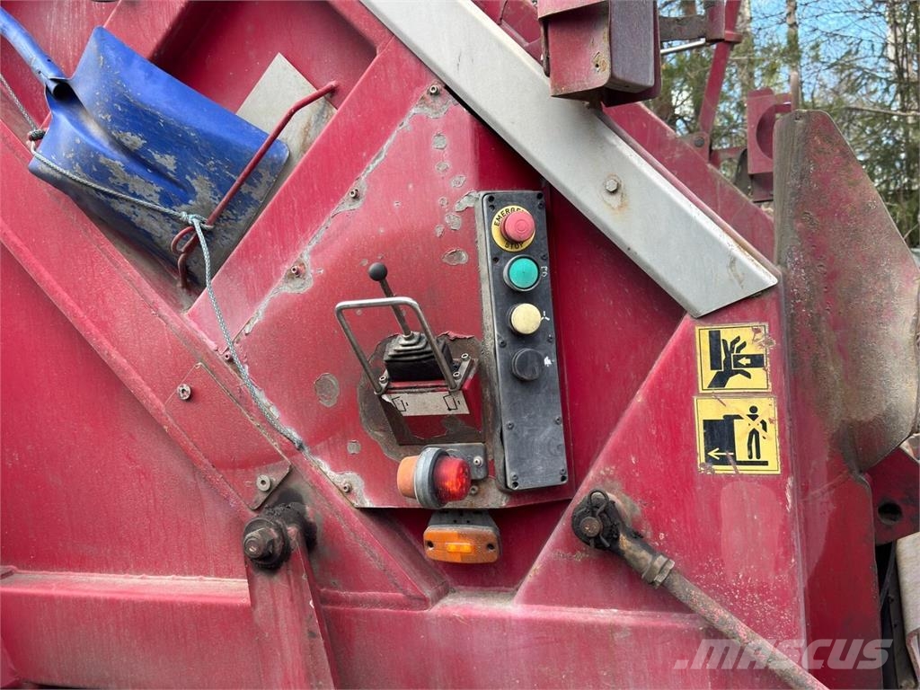 Scania P310 ja P270 ja P94 Otros camiones
