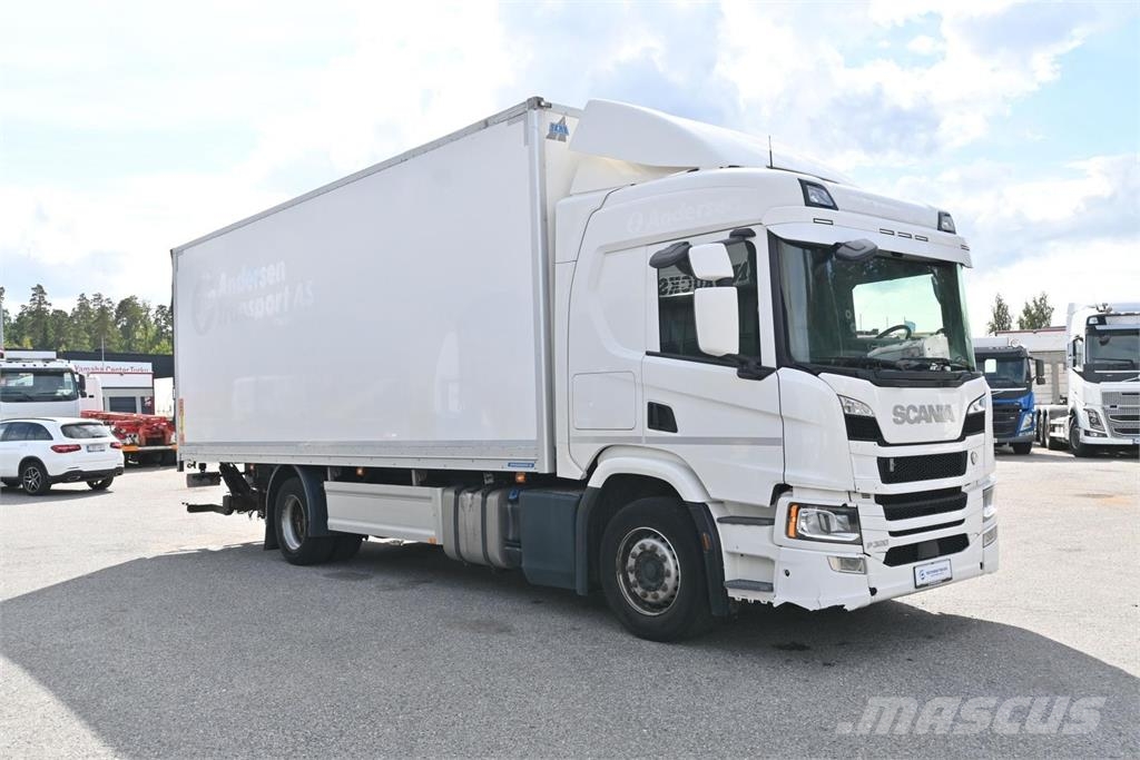 Scania P320 4x2 Camiones caja cerrada