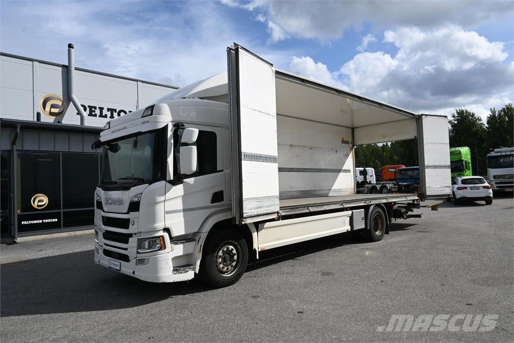 Scania P320 4x2 Camiones caja cerrada