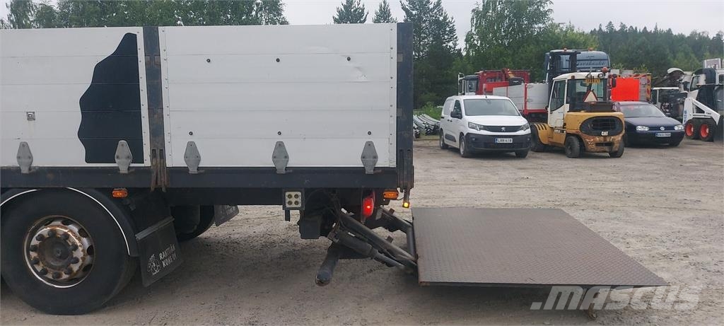 Scania P340 Lastbil med kran