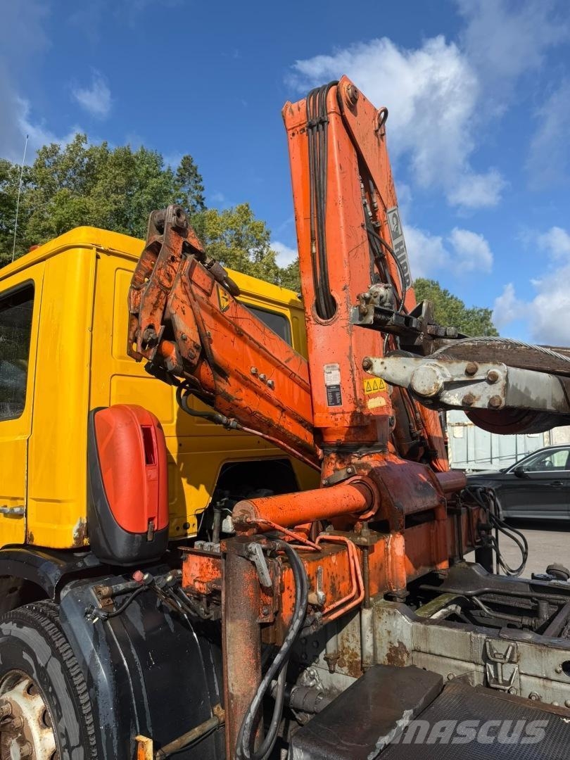 Scania P93 250 hv 4x2 Camiones polibrazo