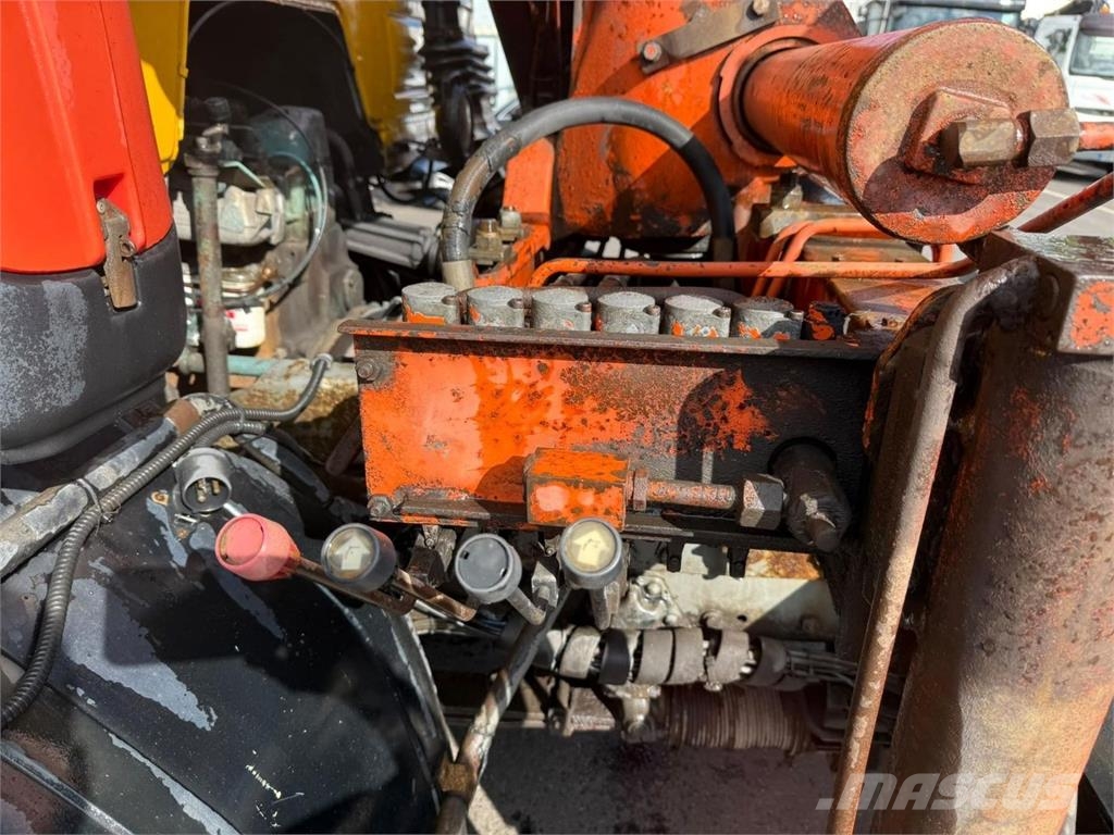 Scania P93 250 hv 4x2 Camiones polibrazo