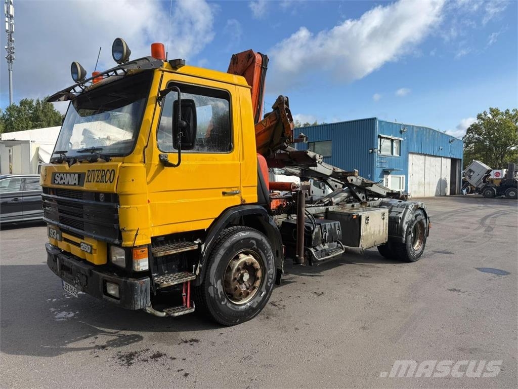 Scania P93 250 hv 4x2 Camiones polibrazo