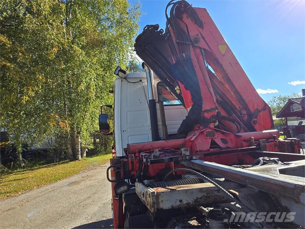 Scania PL93HL-6x2 Treileri ar āķi