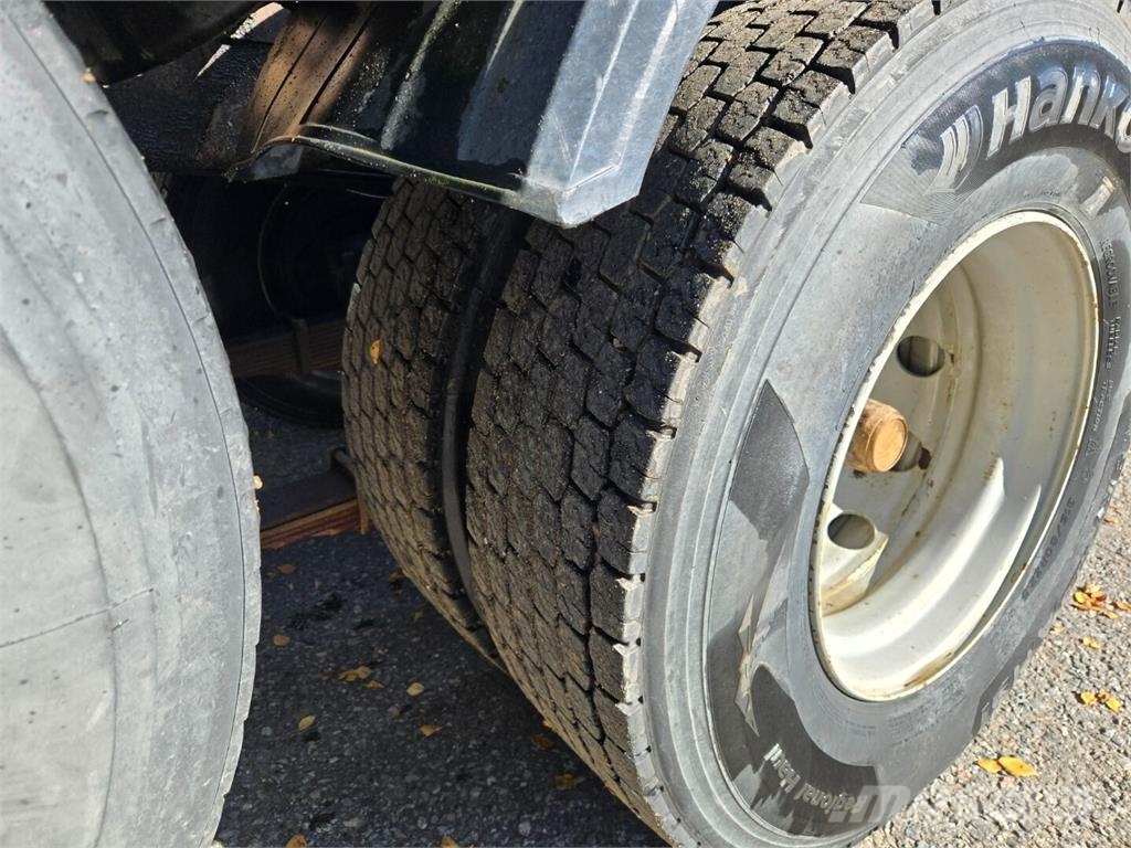 Scania PL93HL-6x2 Treileri ar āķi