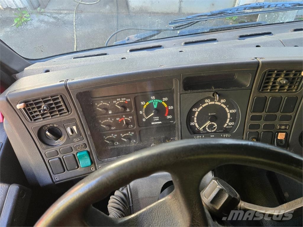 Scania PL93HL-6x2 Treileri ar āķi