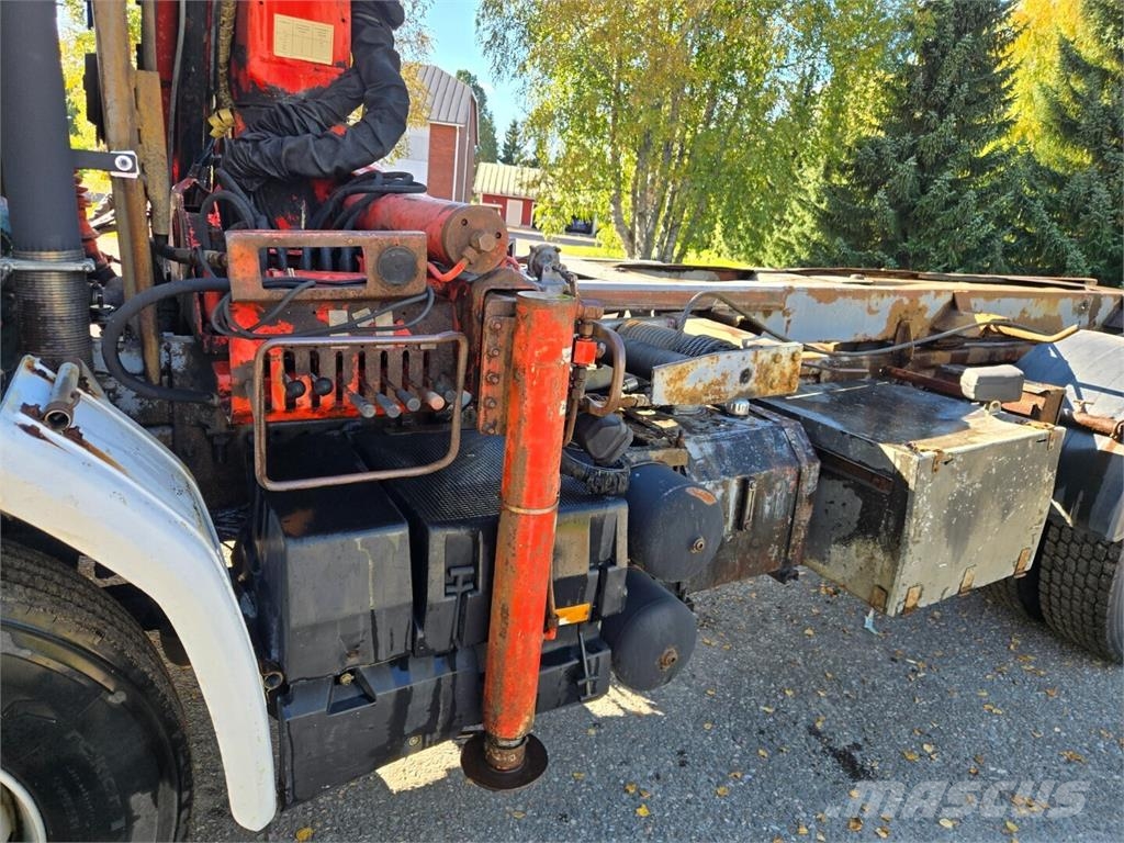 Scania PL93HL-6x2 Treileri ar āķi