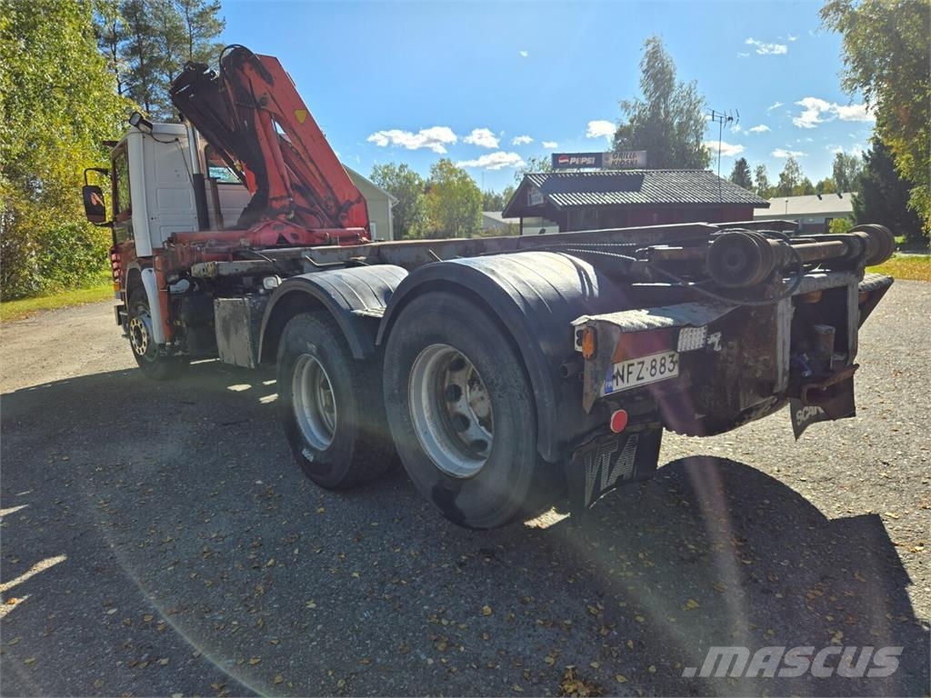 Scania PL93HL-6x2 Treileri ar āķi