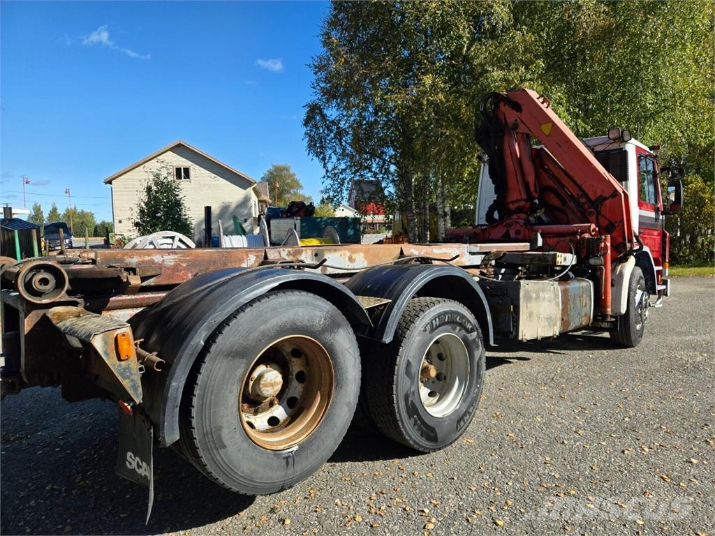 Scania PL93HL-6x2 Treileri ar āķi