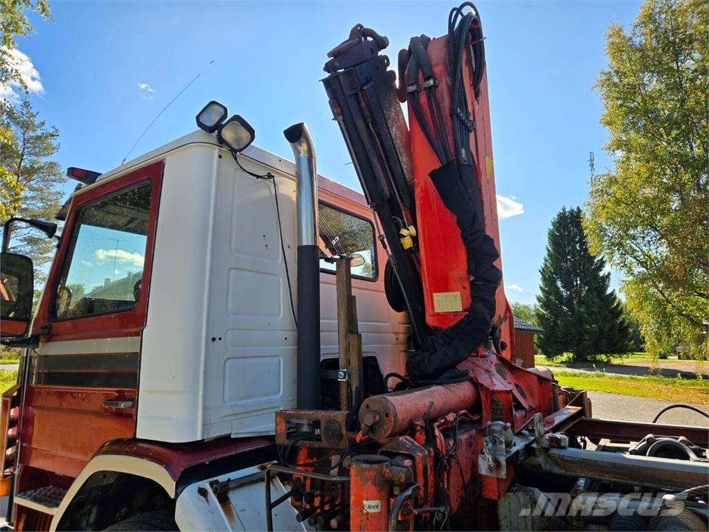 Scania PL93HL-6x2 Treileri ar āķi