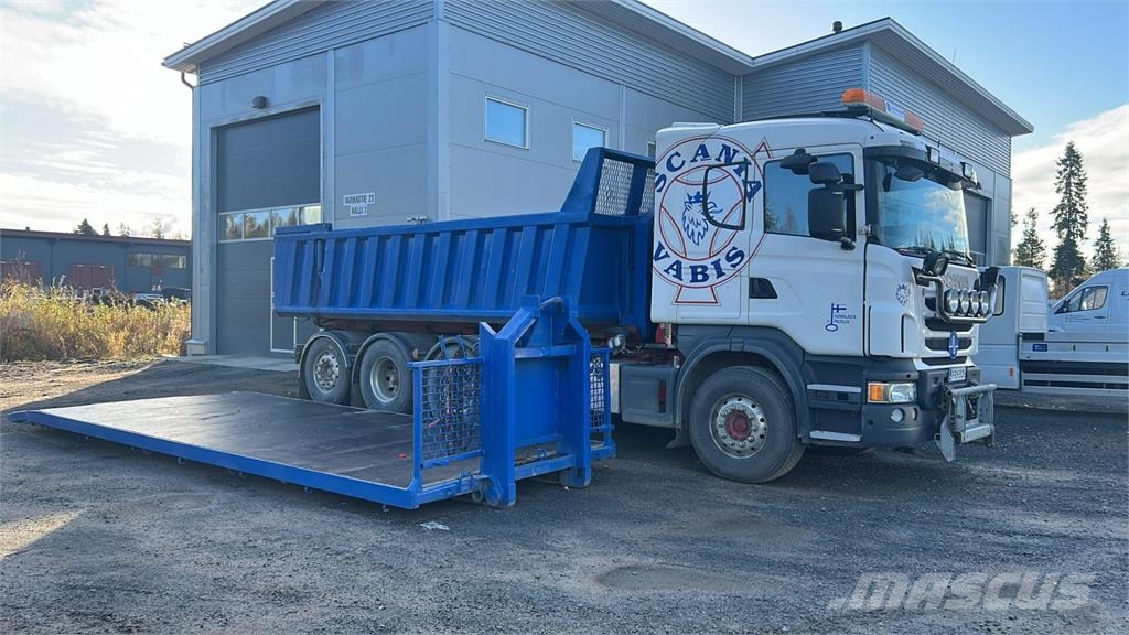 Scania R 480 8X4 Rol kiper kamioni s kukama za dizanje