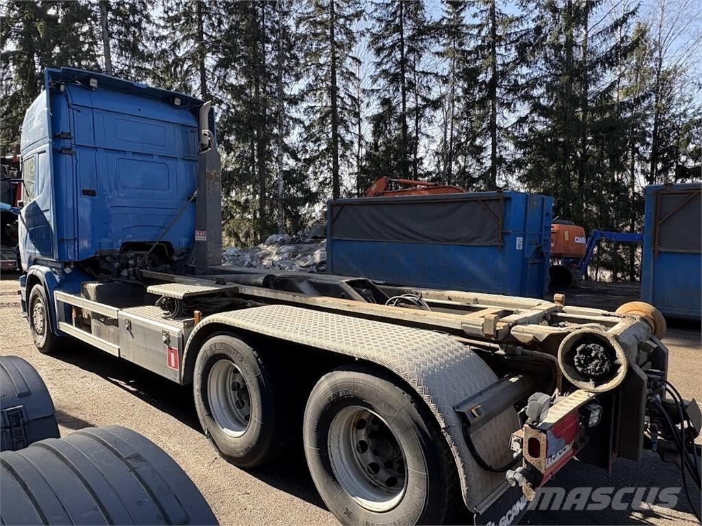Scania R500 V8 6x2 Koukkulaitteella Hákový nosič kontejnerů