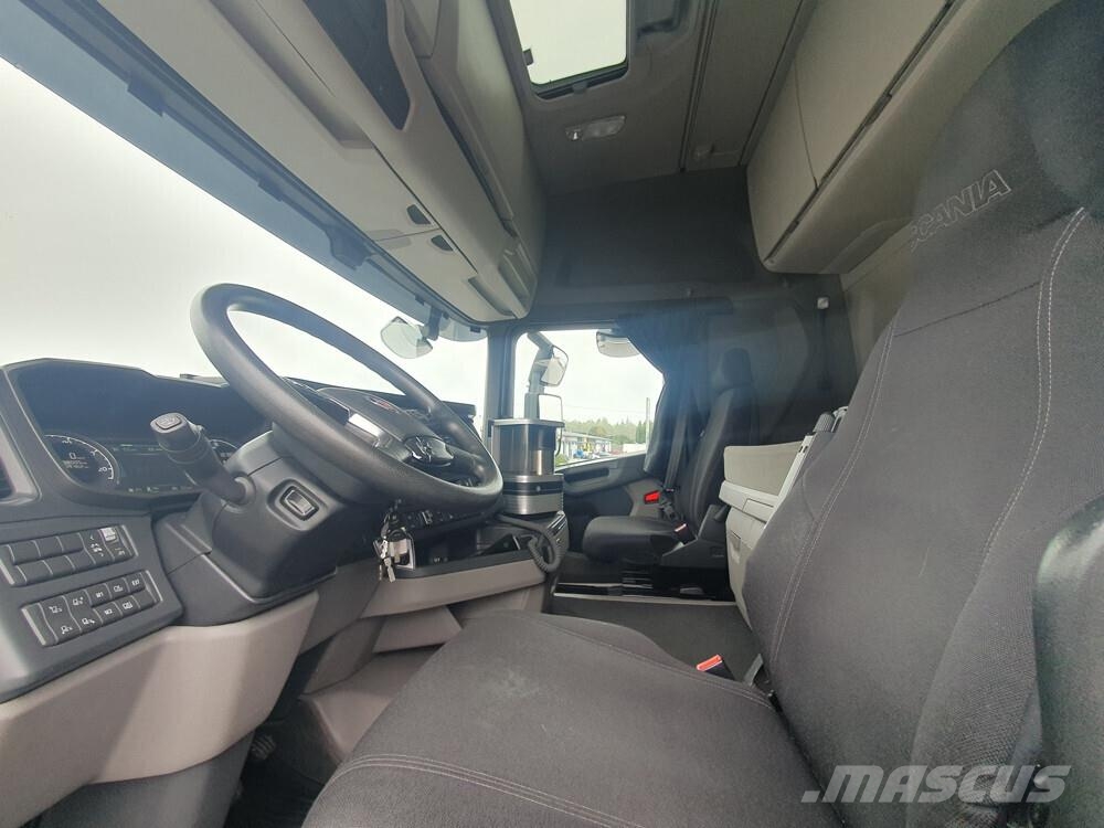 Scania R540 8x4 -20 شاحنات بمقصورة وهيكل
