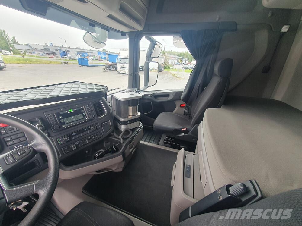Scania R540 8x4 -20 شاحنات بمقصورة وهيكل