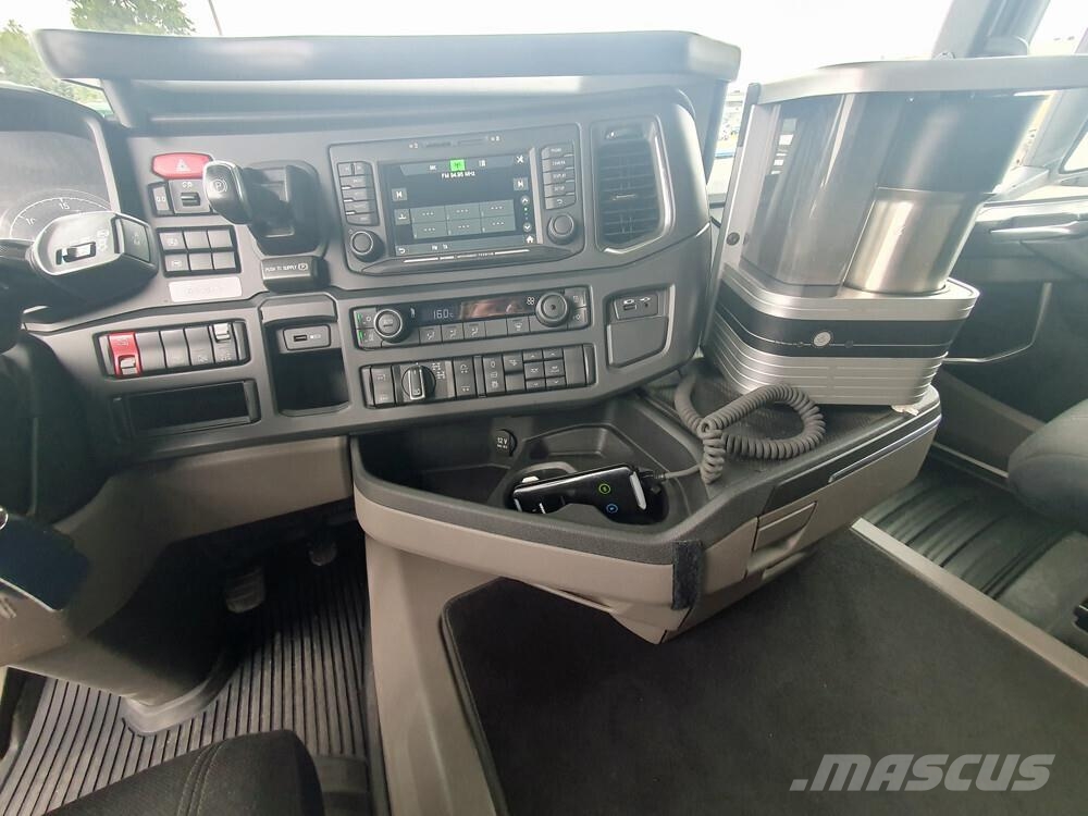 Scania R540 8x4 -20 شاحنات بمقصورة وهيكل
