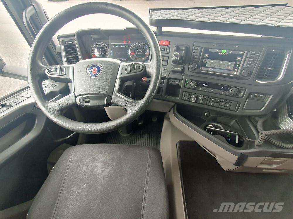 Scania R540 8x4 -20 شاحنات بمقصورة وهيكل