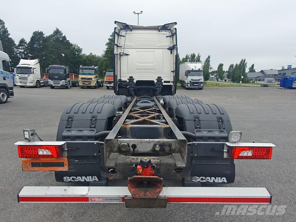 Scania R540 8x4 -20 شاحنات بمقصورة وهيكل
