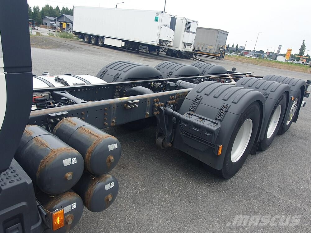 Scania R540 8x4 -20 شاحنات بمقصورة وهيكل