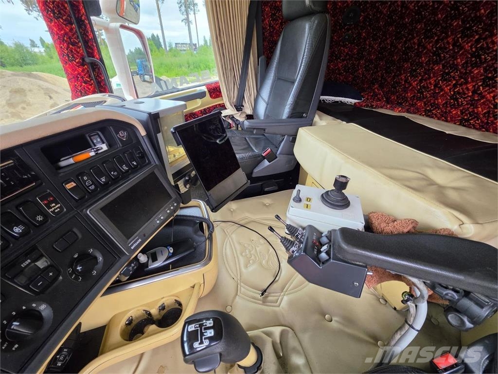 Scania R560 8X4 Tiehoitoauto Hook lift trucks