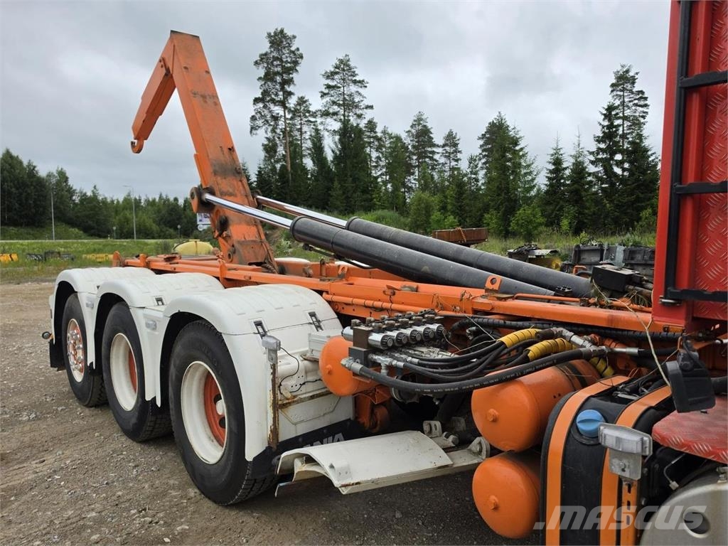 Scania R560 8X4 Tiehoitoauto Hook lift trucks
