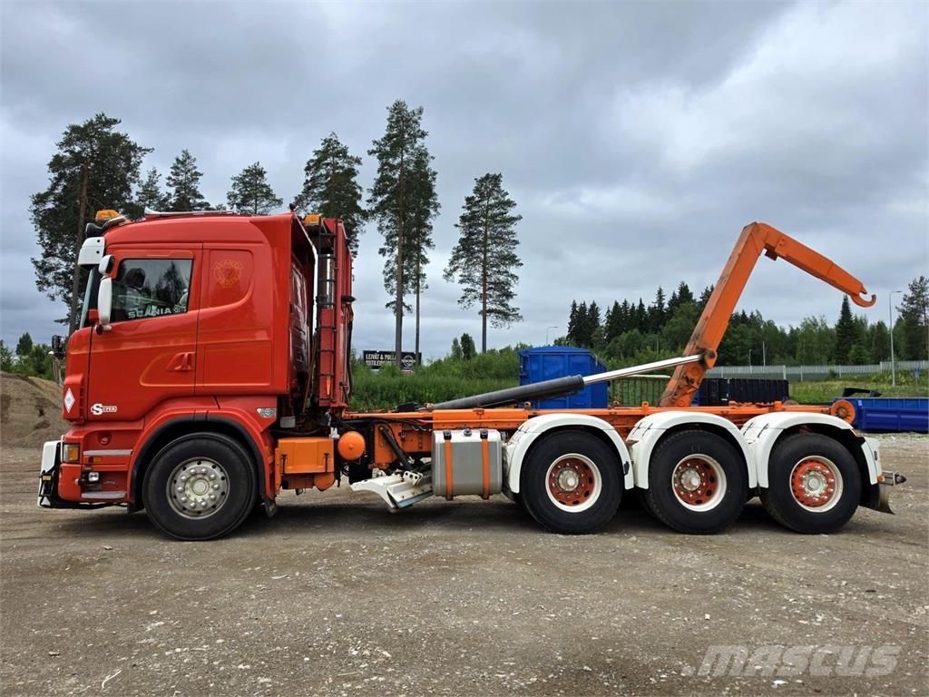 Scania R560 8X4 Tiehoitoauto Hook lift trucks