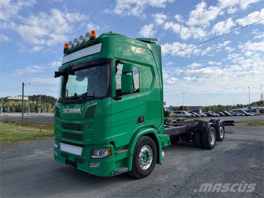 Scania R580 6x2 Euro6 hidastin Camiones con chasís y cabina
