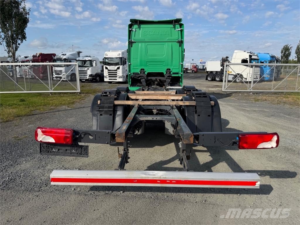 Scania R580 6x2 Euro6 hidastin Camiones con chasís y cabina