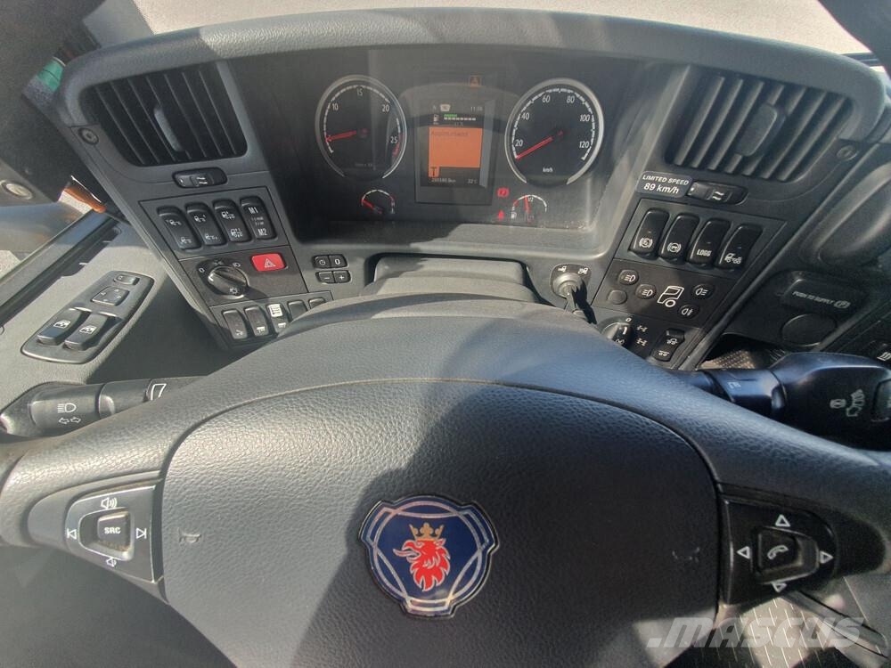 Scania R580 8x4 -17 Komunalna vozila